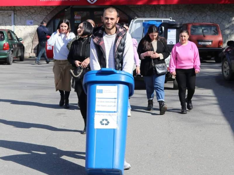დეხვირის საჯარო სკოლაში პროექტის „ნარჩენების ეფექტური მართვა სუფთა გარემოს...